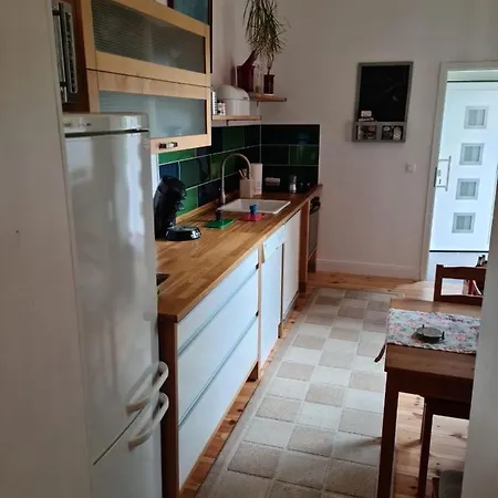 Apartment Garten - Eigener Eingang- Wlan-parkplatz,netflix, Terrasse,doppelbett Und Schlafcouch *